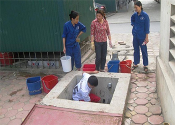 dịch vụ vệ sinh bồn nước inox
